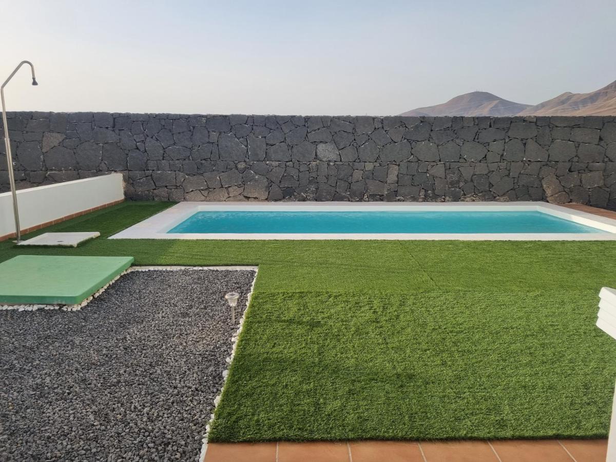 Luxury Villa Lanzarote Playa Blanca  Exterior photo